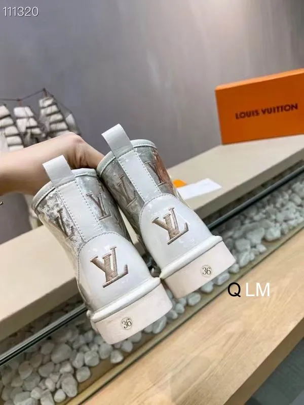 LV snow boot  Ts